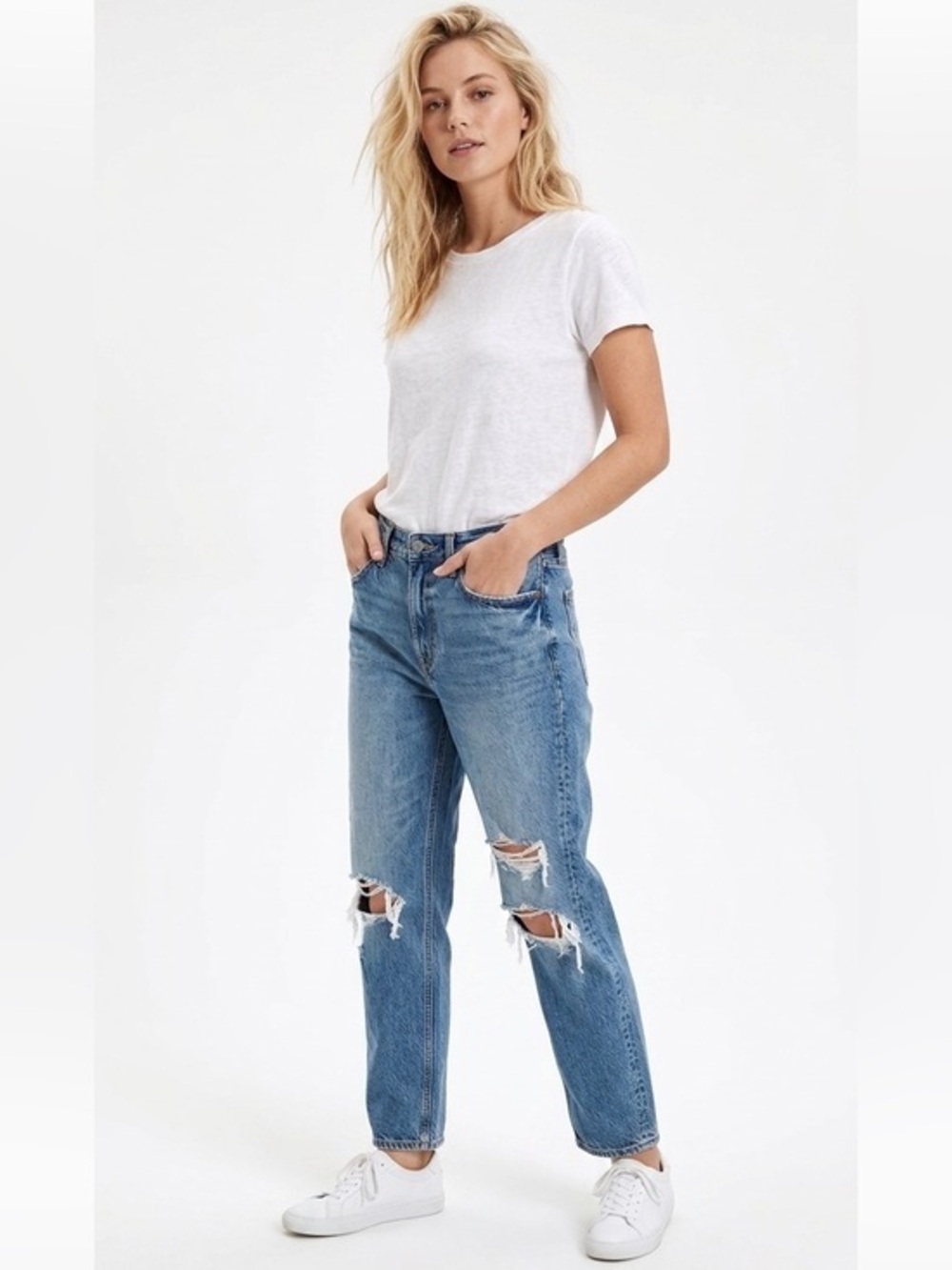 American Eagle Blue 90s Boyfriend Highrise Jeans Size 6 Cotton Distressed